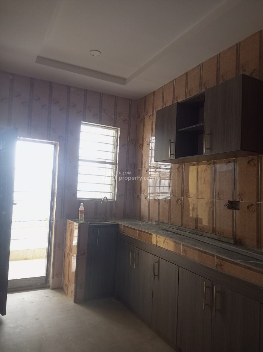 Newly Built 2 Bedroom, Hotel Bus Stop Bucknor Estate Jakande Axis., Isolo, Lagos, Flat / Apartment for Rent