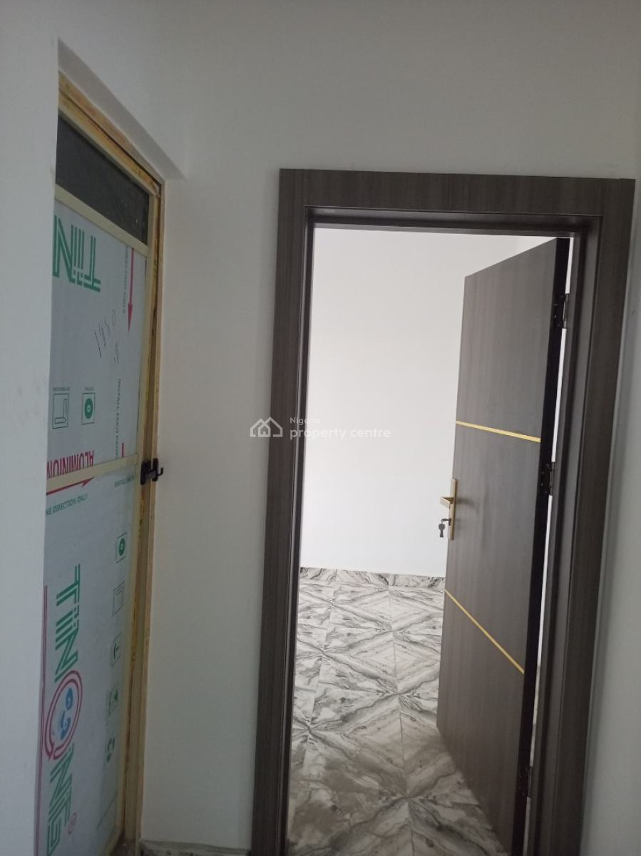 Newly Built 2 Bedroom, Hotel Bus Stop Bucknor Estate Jakande Axis., Isolo, Lagos, Flat / Apartment for Rent