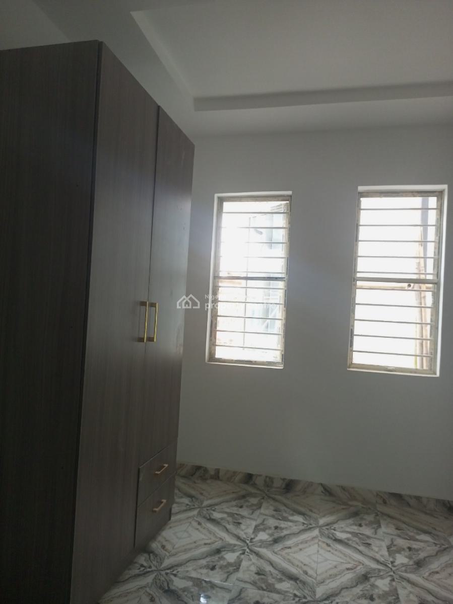 Newly Built 2 Bedroom, Hotel Bus Stop Bucknor Estate Jakande Axis., Isolo, Lagos, Flat / Apartment for Rent