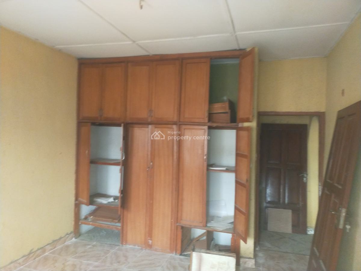 3 Bedroom Flat Upstair, Ajao Estate Isolo, Isolo, Lagos, Flat / Apartment for Rent