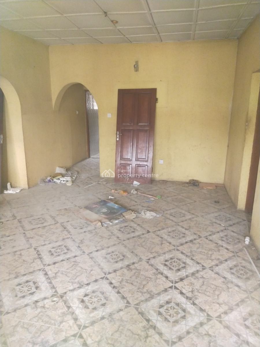 3 Bedroom Flat Upstair, Ajao Estate Isolo, Isolo, Lagos, Flat / Apartment for Rent