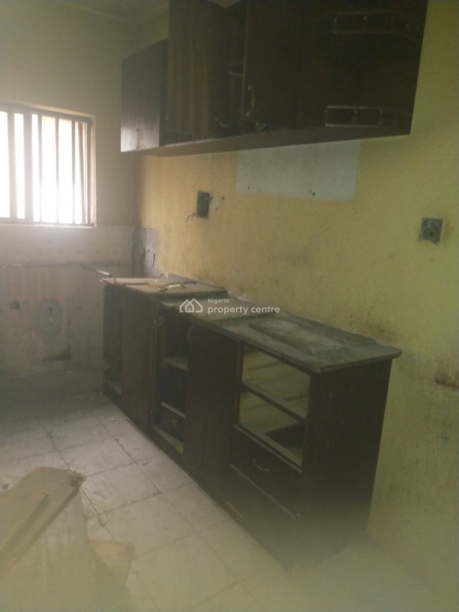 3 Bedroom Flat Upstair, Ajao Estate Isolo, Isolo, Lagos, Flat / Apartment for Rent