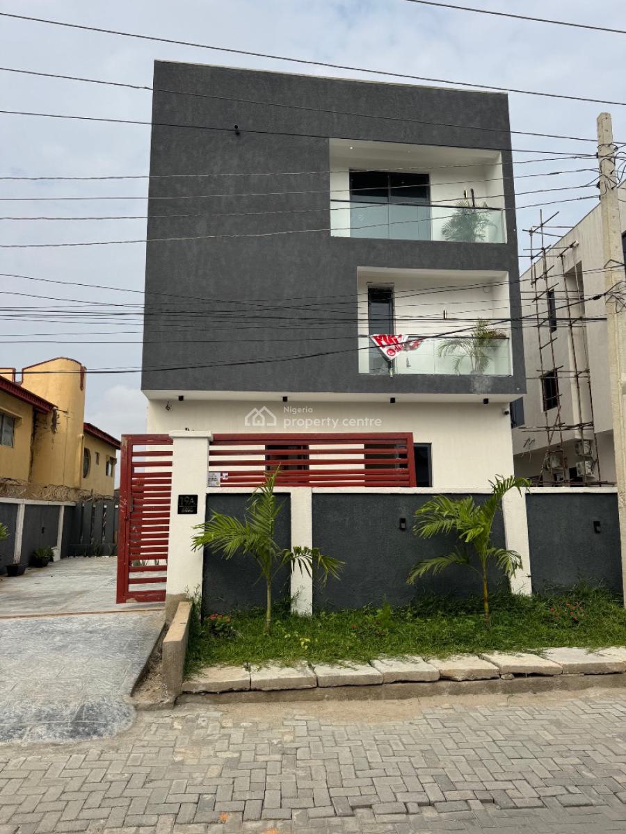 Spacious 5  Bedroom Semi-detached Duplex in a Secured Location, Idado, Lekki, Lagos, Semi-detached Duplex for Sale