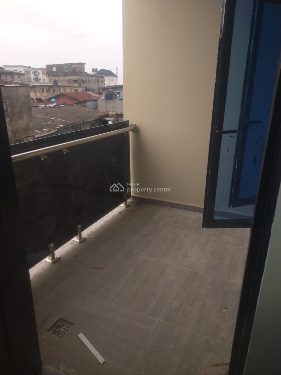 Nice 2. Bedroom Flat Ground Floor at Gbagada, Ifako Gbagada, Ifako, Gbagada, Lagos, Flat / Apartment for Rent