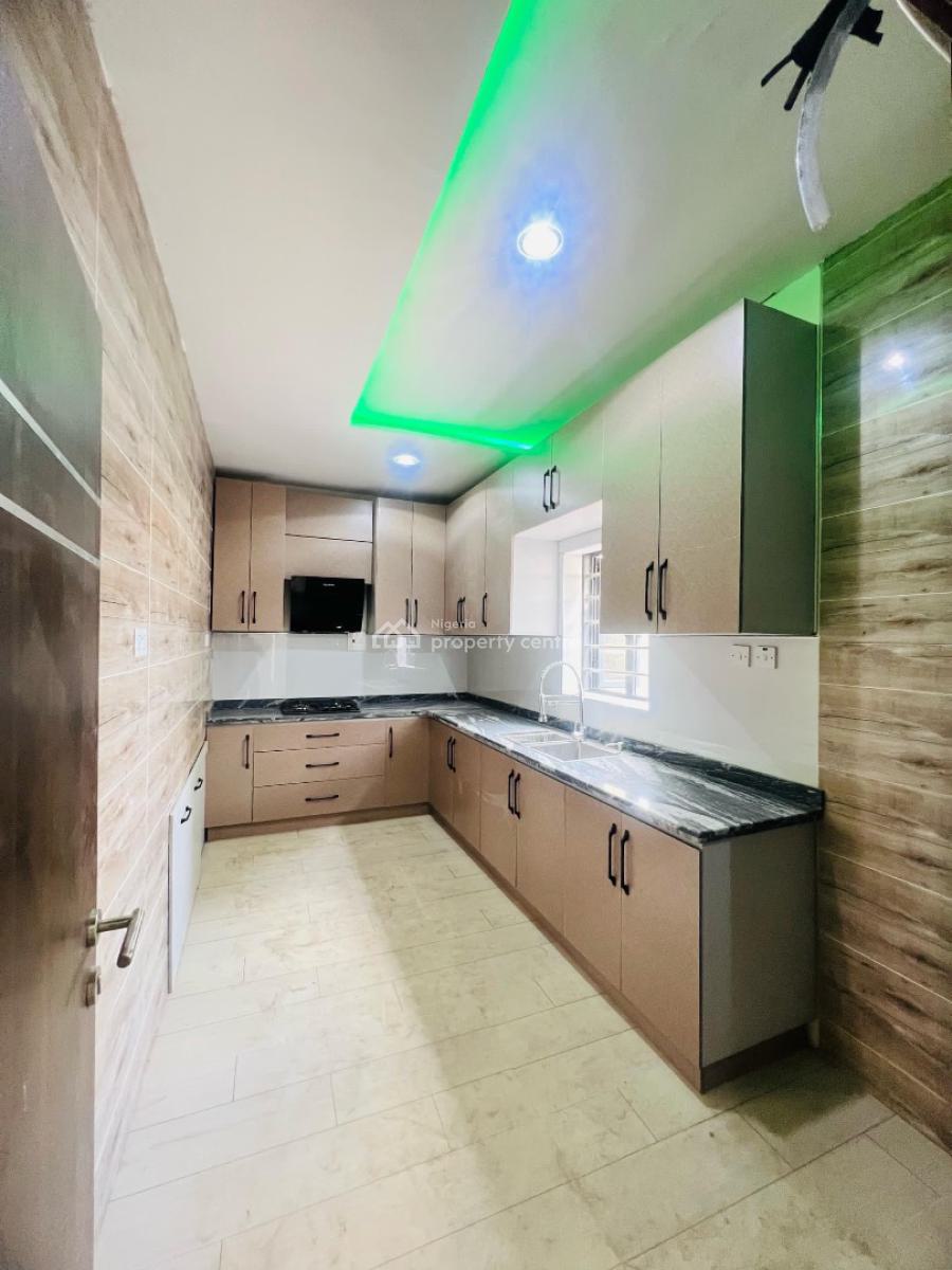 Eye Catchy Built 3 Bedroom Apartment with Range of Amenities, Eye Catchy Built 3 Bedroom Apartment with Range of Amenities, Gbagada, Lagos, House for Sale
