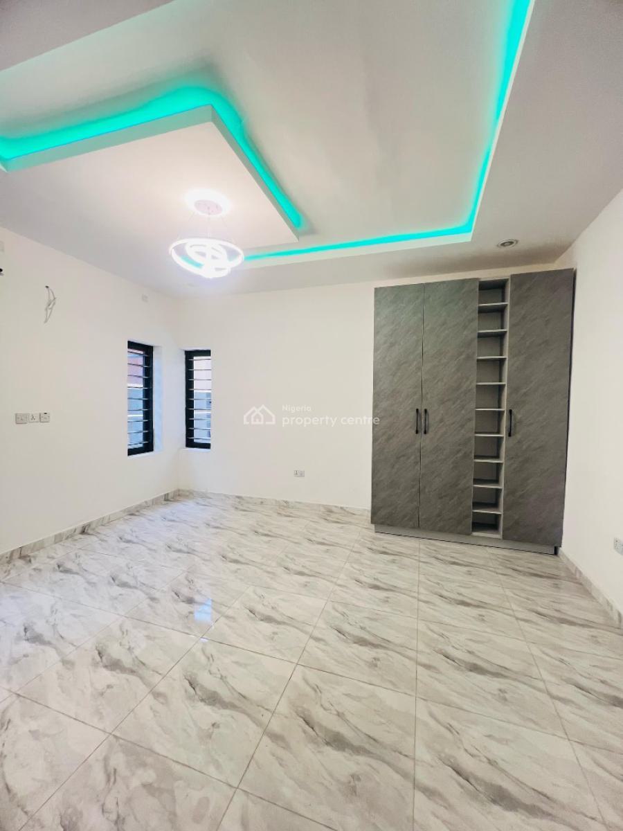 Eye Catchy Built 3 Bedroom Apartment with Range of Amenities, Eye Catchy Built 3 Bedroom Apartment with Range of Amenities, Gbagada, Lagos, House for Sale