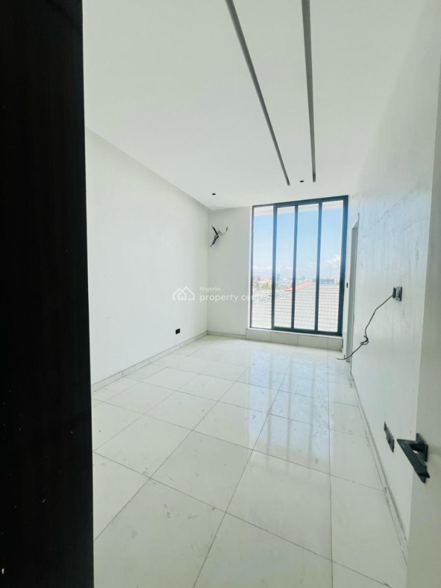 Exquisitely 2 Bedroom Apartment with Gym, Pool, Elevator., Victoria Island (vi), Lagos, Block of Flats for Sale