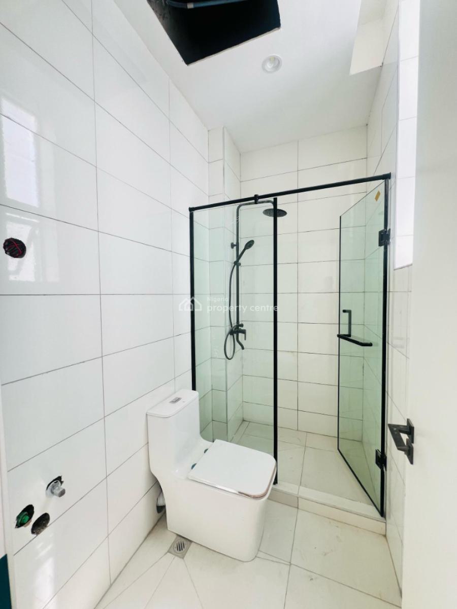 Exquisitely 2 Bedroom Apartment with Gym, Pool, Elevator., Victoria Island (vi), Lagos, Block of Flats for Sale
