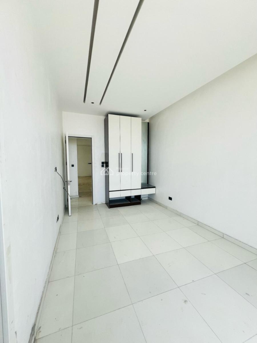 Exquisitely 2 Bedroom Apartment with Gym, Pool, Elevator., Victoria Island (vi), Lagos, Block of Flats for Sale