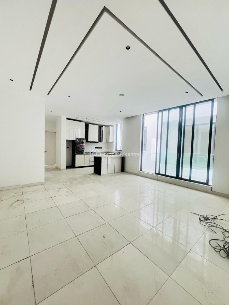 Exquisitely 2 Bedroom Apartment with Gym, Pool, Elevator., Victoria Island (vi), Lagos, Block of Flats for Sale