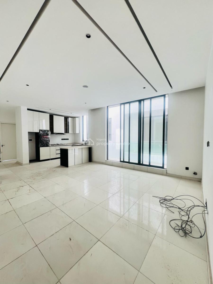 Exquisitely 2 Bedroom Apartment with Gym, Pool, Elevator., Victoria Island (vi), Lagos, Block of Flats for Sale