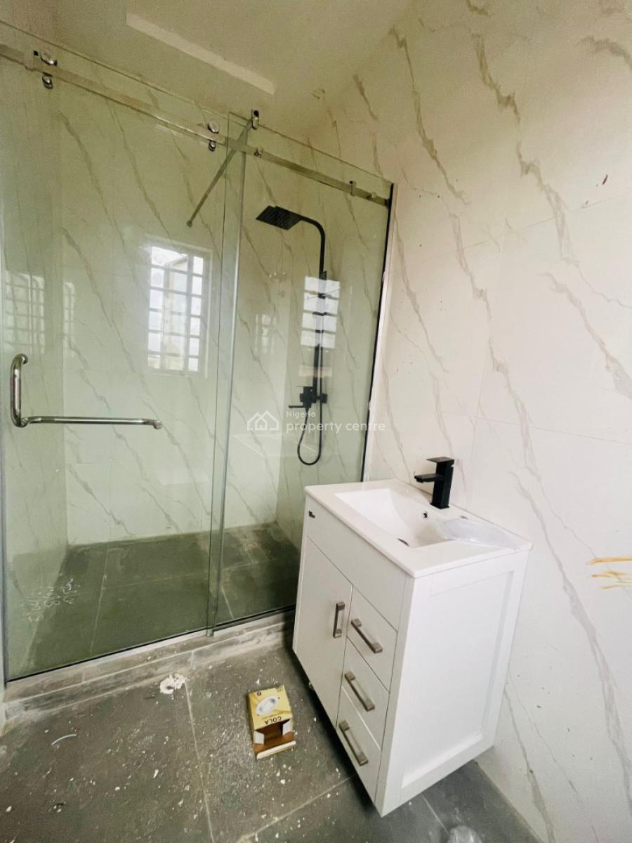 Spacious 4 Bedroom Semi Detached Duplex+ Bq+(c of O) Magodo, Magodo, Lagos, Semi-detached Duplex for Sale