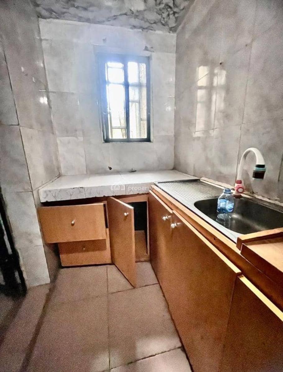 Selfcon with Ac and Bed ( Upstairs), Osapa, Lekki, Lagos, Self Contain (single Rooms) for Rent
