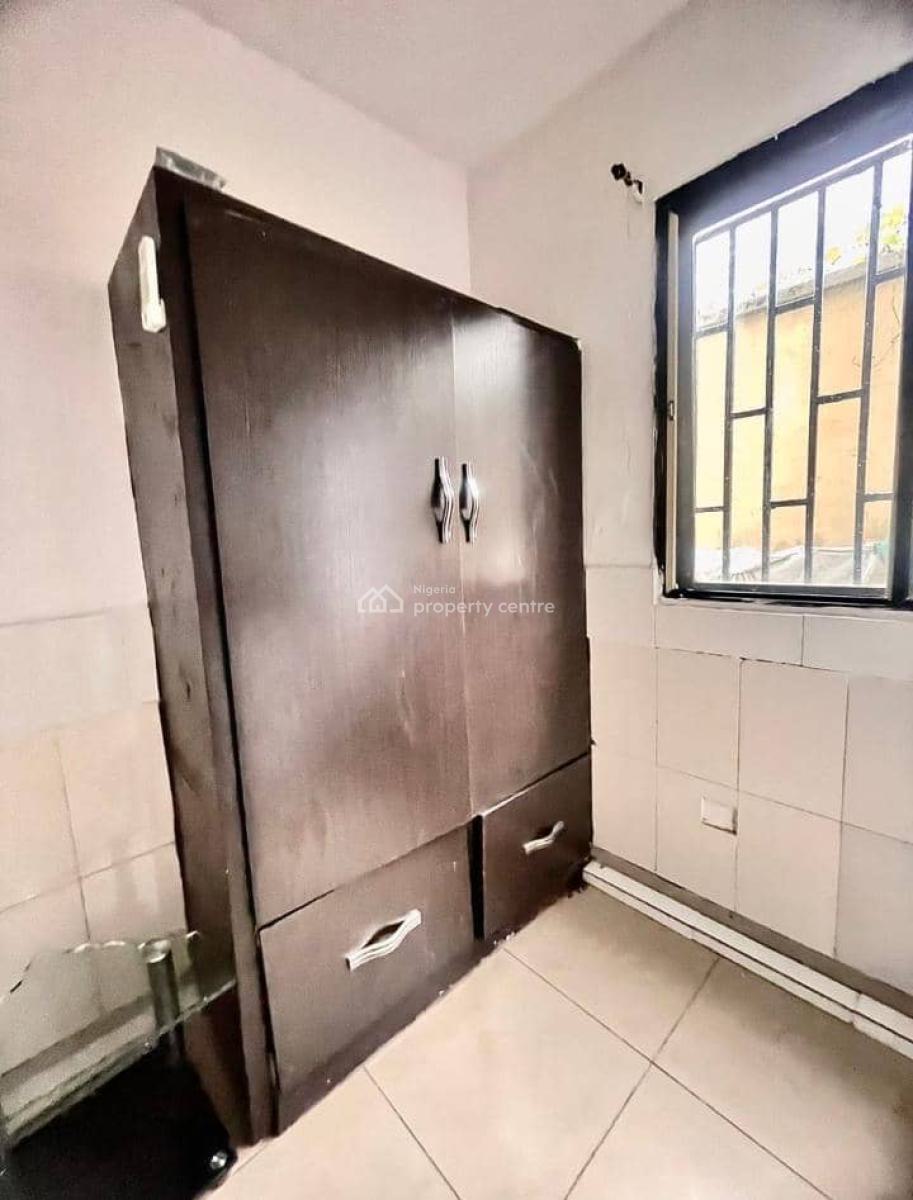 Selfcon with Ac and Bed ( Upstairs), Osapa, Lekki, Lagos, Self Contain (single Rooms) for Rent