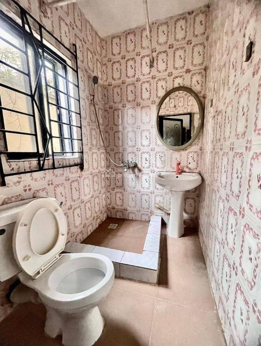 Selfcon with Ac and Bed ( Upstairs), Osapa, Lekki, Lagos, Self Contain (single Rooms) for Rent
