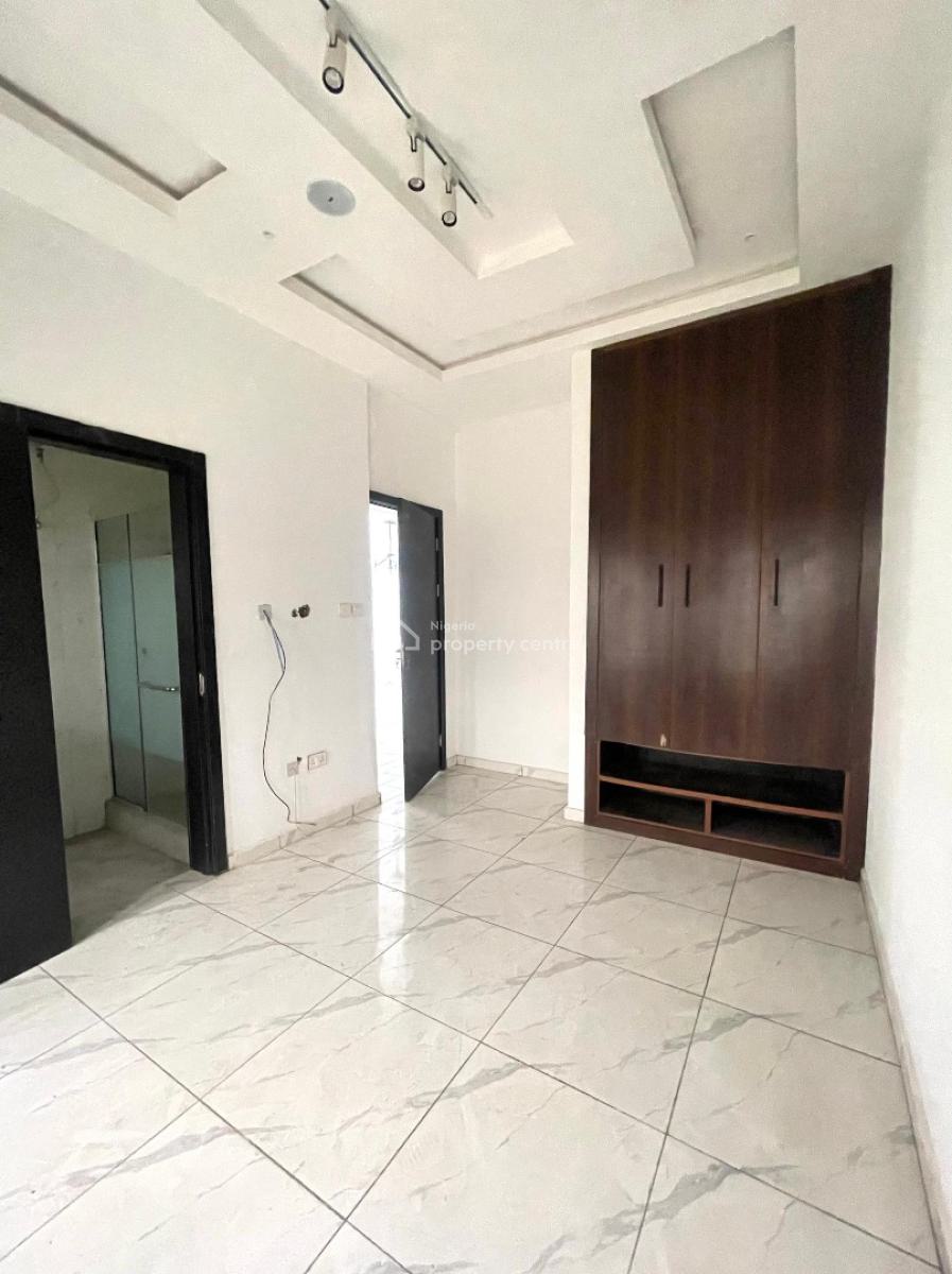 Stunning 2 Bedroom Apartment Fully Serviced with a Gym and Pool, Ologolo, Lekki, Lagos, Flat / Apartment for Sale