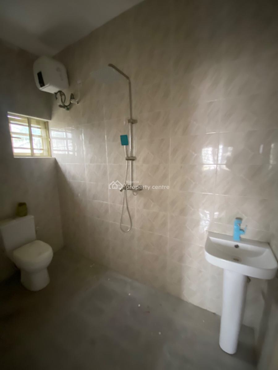 an Executive Two Bedroom Flat, Thera Estate Opposite Skymall Sangotedo Ajah, Lekki, Lagos, Flat / Apartment for Rent