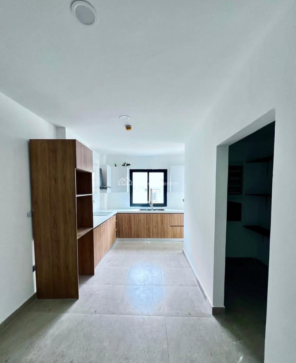 Newly Built and Serviced with 24/7 Power Supply 2 Bedroom En-suite Fla, Ikoyi, Lagos, Flat / Apartment for Rent