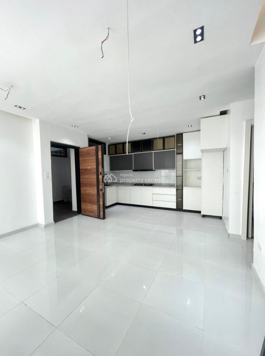 Fully Serviced 2 Bedroom Apartment with Swimming Pool and Gym, Ologolo, Ologolo, Lekki, Lagos, Block of Flats for Sale