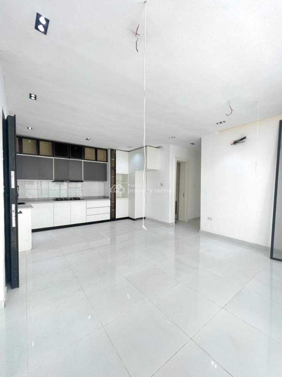 Fully Serviced 2 Bedroom Apartment with Swimming Pool and Gym, Ologolo, Ologolo, Lekki, Lagos, Block of Flats for Sale