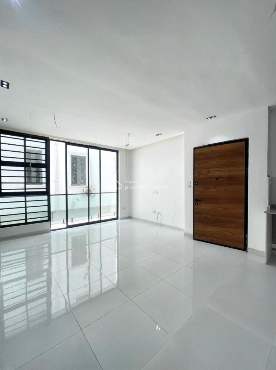 Fully Serviced 2 Bedroom Apartment with Swimming Pool and Gym, Ologolo, Ologolo, Lekki, Lagos, Block of Flats for Sale