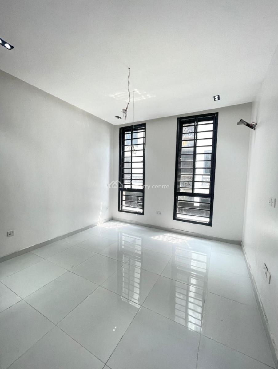 Fully Serviced 2 Bedroom Apartment with Swimming Pool and Gym, Ologolo, Ologolo, Lekki, Lagos, Block of Flats for Sale