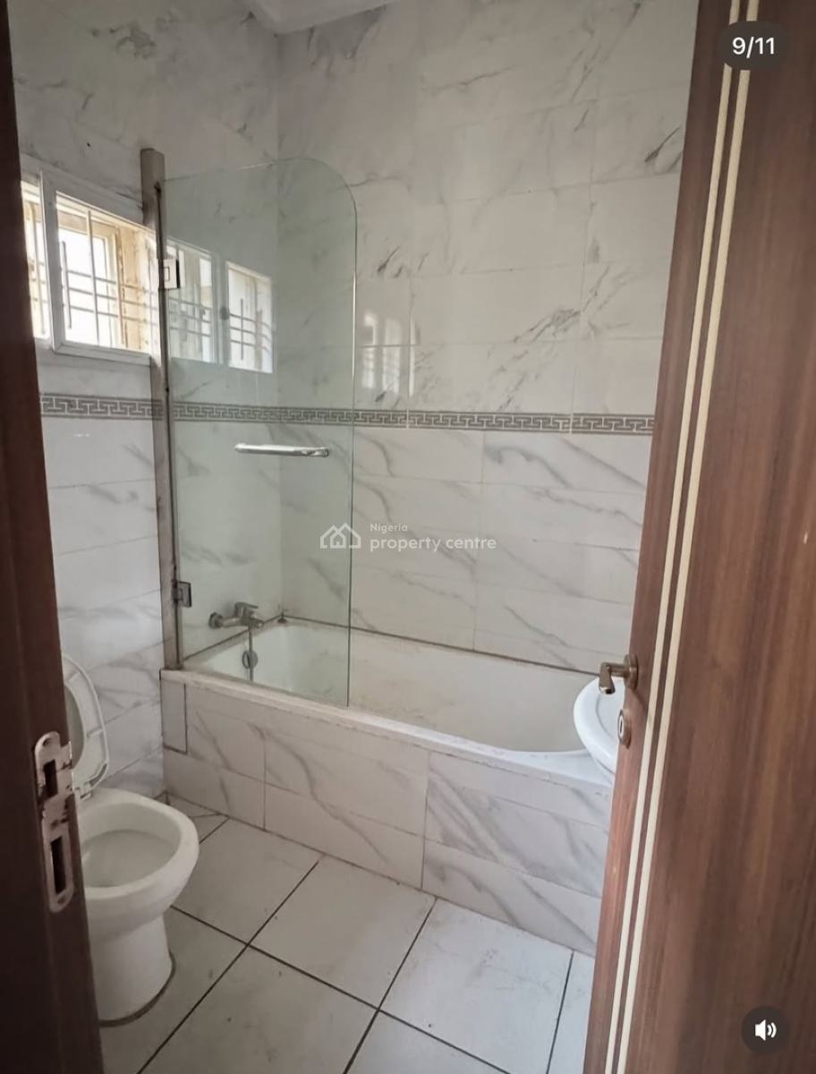 Beautiful 3 Bedrooms Spacious & Serviced Apartment ,tarred Road, Serene Neighborhood, Katampe Extension, Katampe, Abuja, Flat / Apartment for Rent