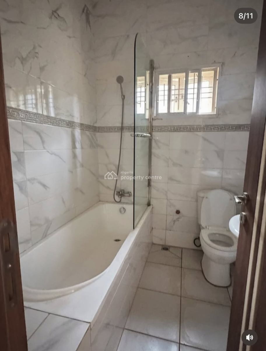 Beautiful 3 Bedrooms Spacious & Serviced Apartment ,tarred Road, Serene Neighborhood, Katampe Extension, Katampe, Abuja, Flat / Apartment for Rent