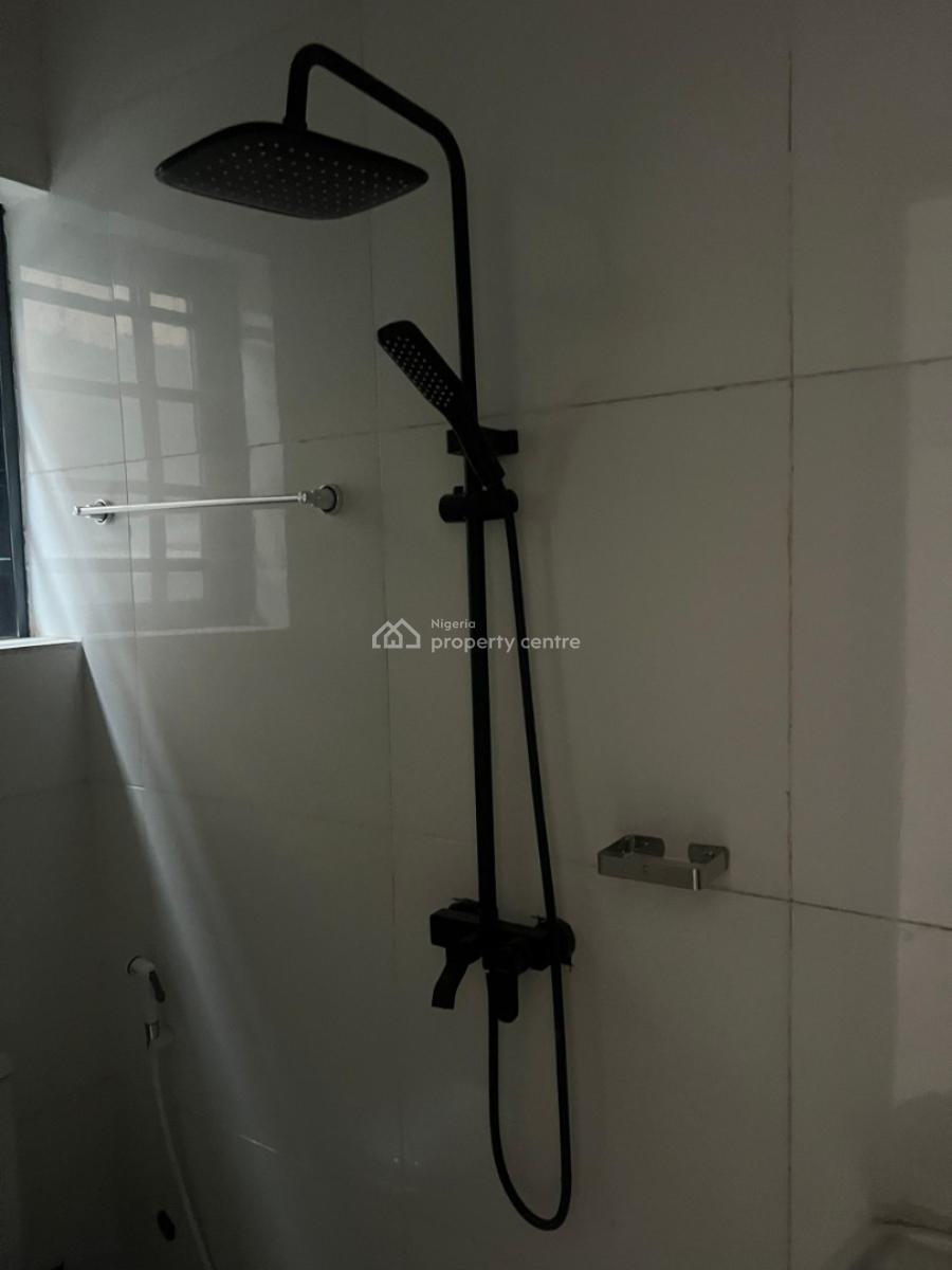 Lovely 3 Bedroom Apartment, Gra Phase 2, Magodo, Lagos, Flat / Apartment for Sale