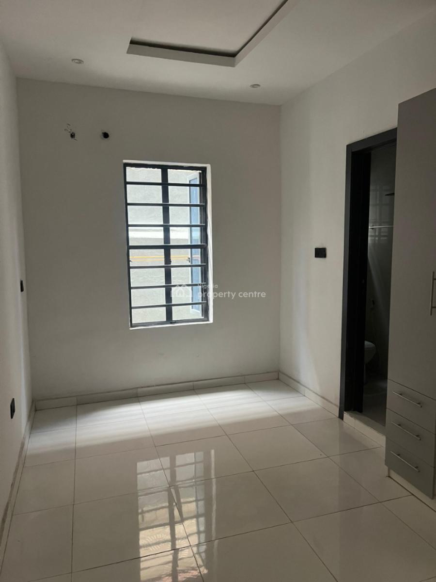 Lovely 3 Bedroom Apartment, Gra Phase 2, Magodo, Lagos, Flat / Apartment for Sale