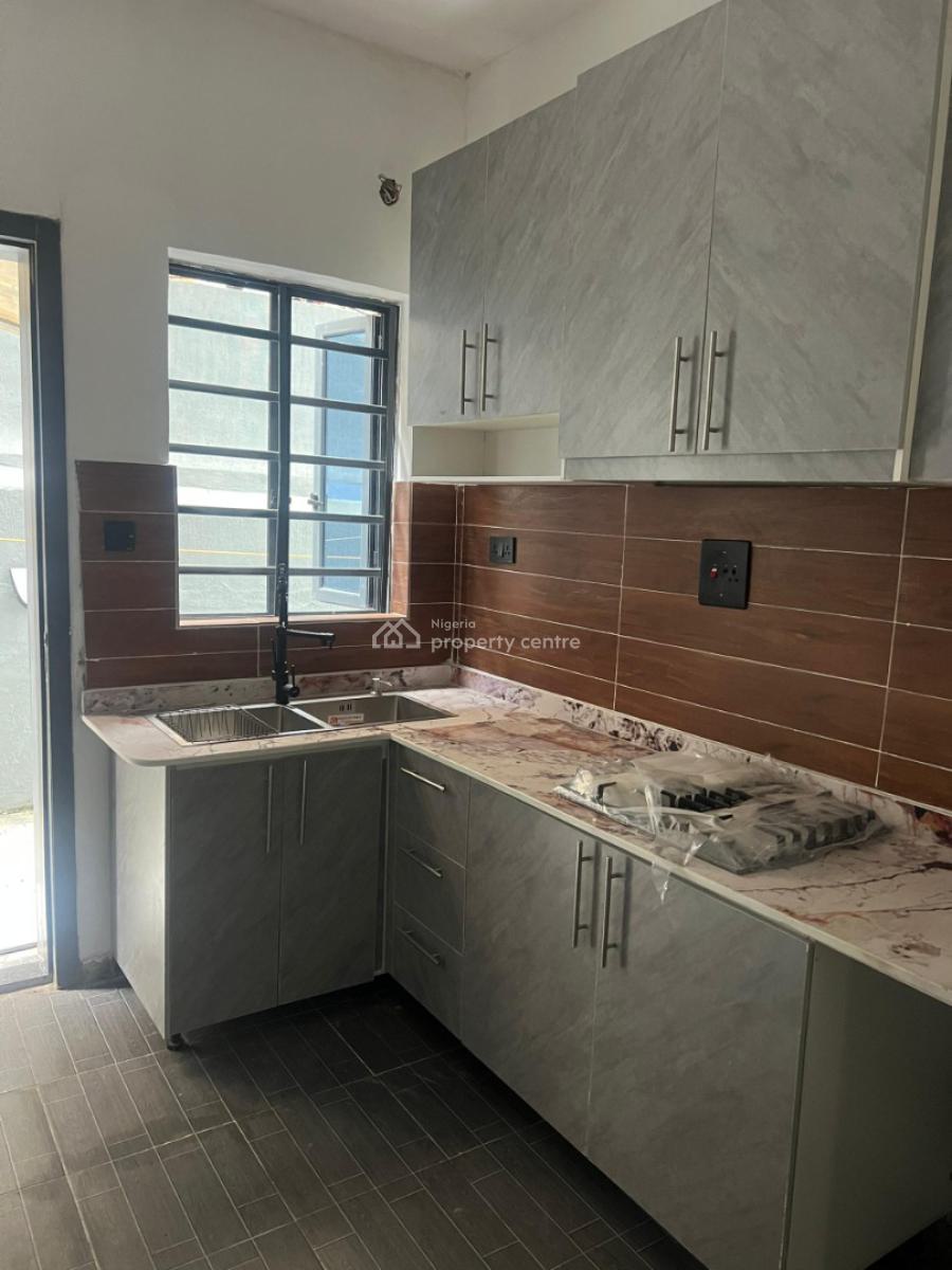 Lovely 3 Bedroom Apartment, Gra Phase 2, Magodo, Lagos, Flat / Apartment for Sale