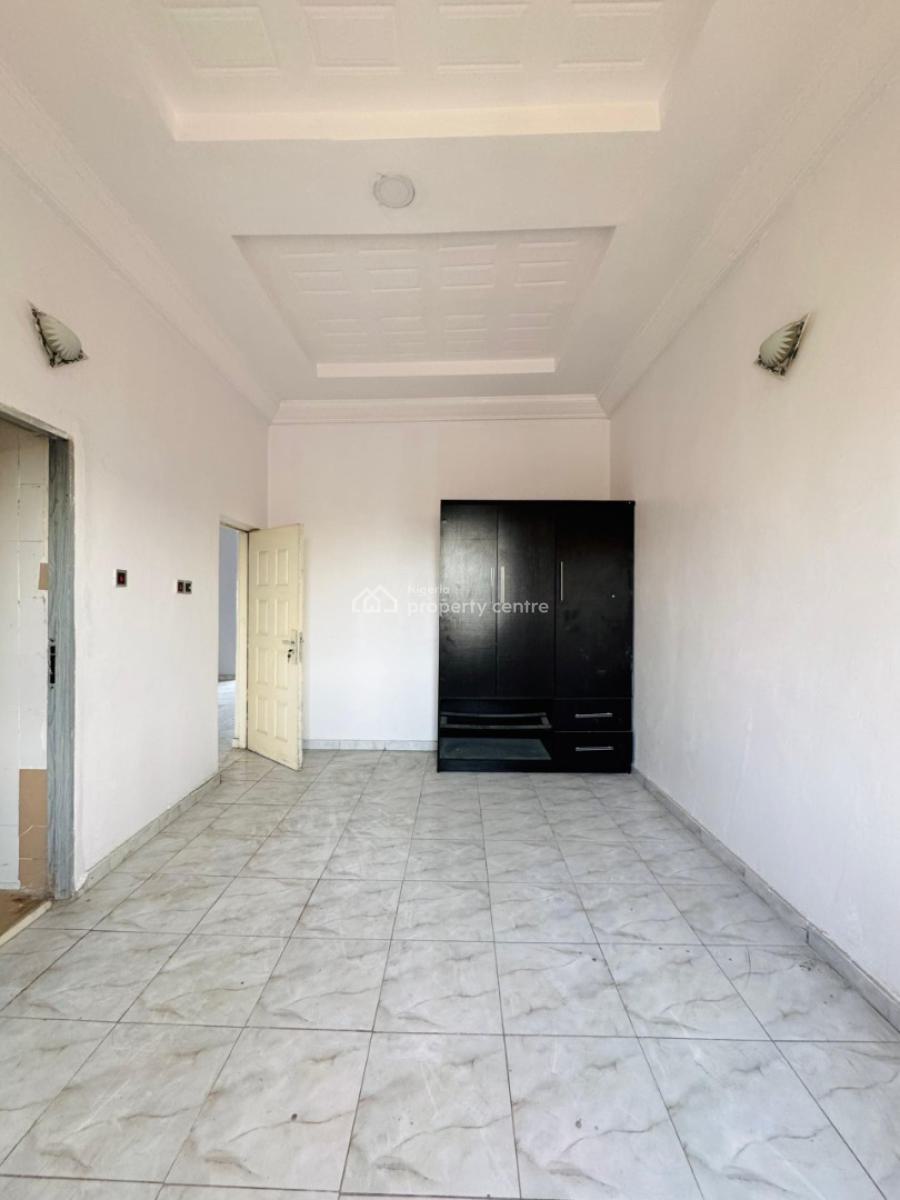 3 Bedroom Apartment (upper Floor), Ilaje, Ajah, Lagos, Flat / Apartment for Rent
