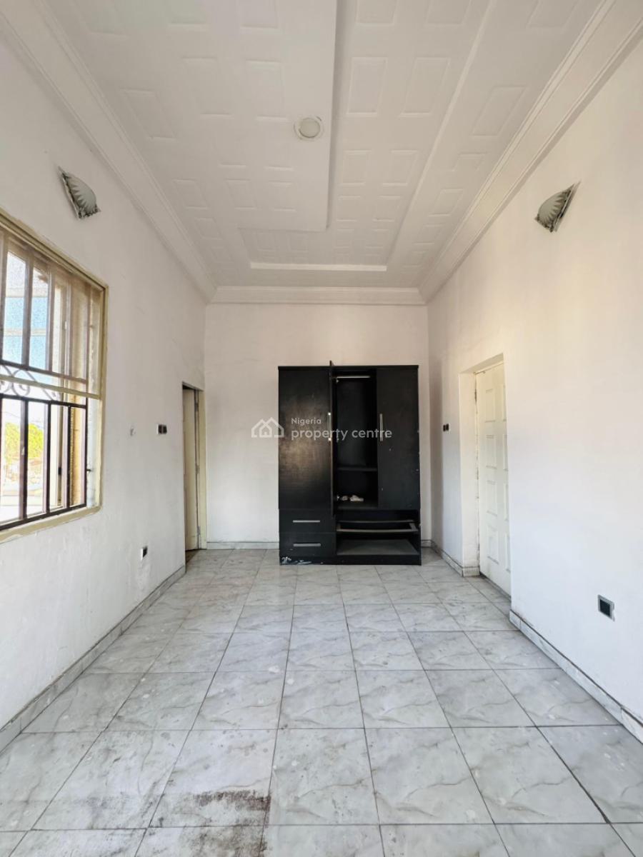 3 Bedroom Apartment (upper Floor), Ilaje, Ajah, Lagos, Flat / Apartment for Rent