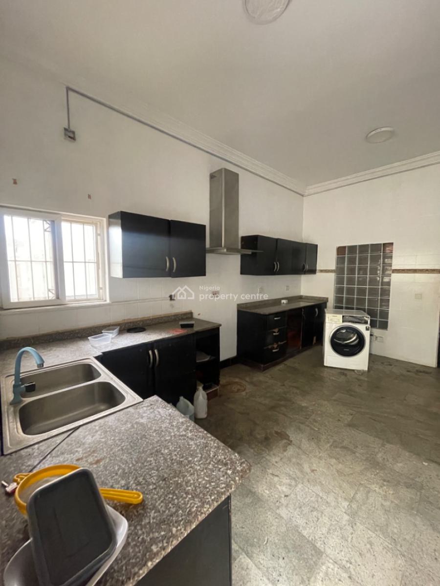 Well Maintained 4 Bedroom Semi Detached Duplex with Bq, Lekki Phase 1, Lekki, Lagos, Semi-detached Duplex for Rent