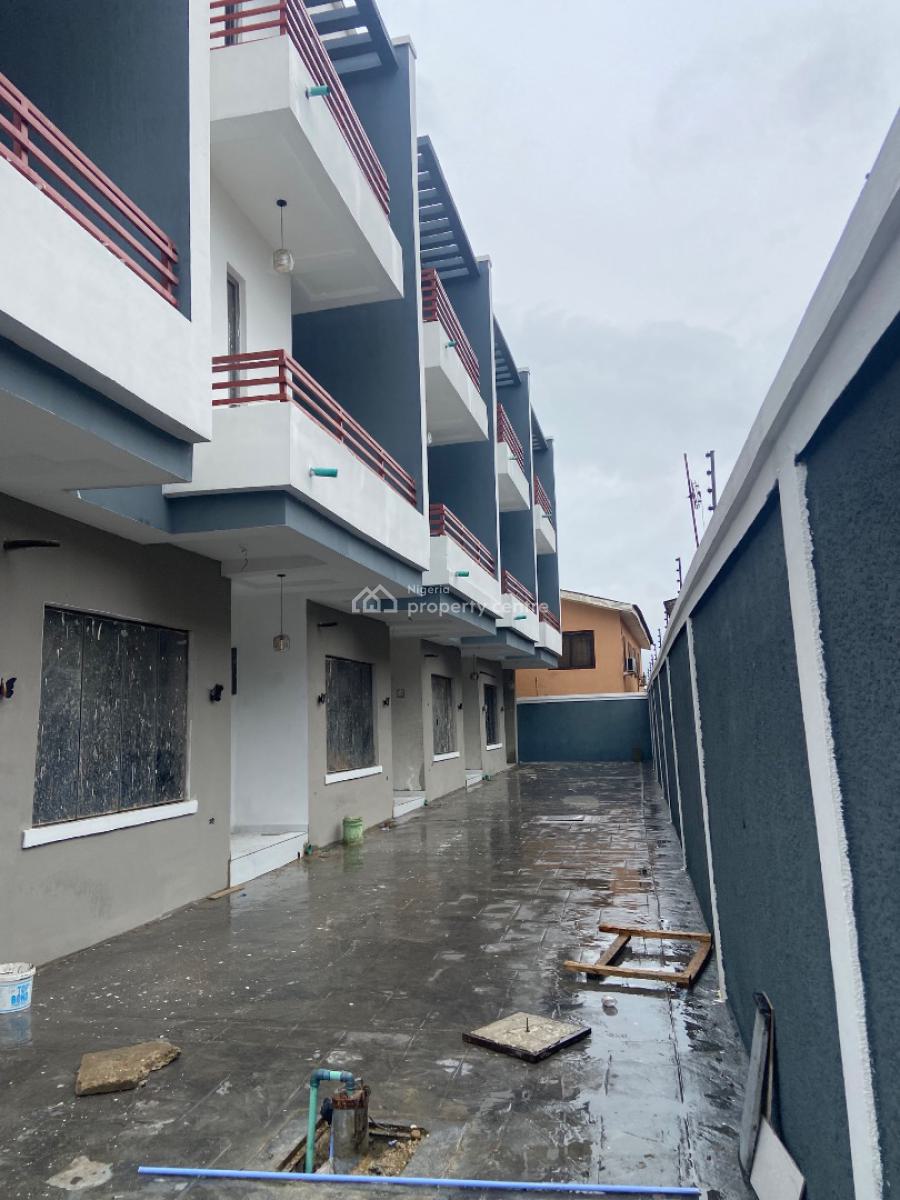 4 Bedroom Semi Detached Duplex, Olowora, Omole Phase 2, Ikeja, Lagos, Terraced Duplex for Sale
