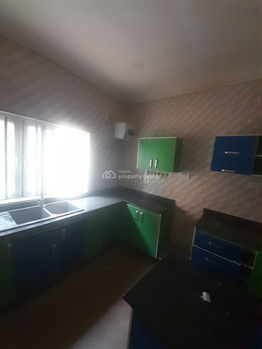 Luxury and Standard 3 Bedrooms Flat on a Tarred Road All Through, Fo1 Layout, Kubwa, Abuja, Flat / Apartment for Rent