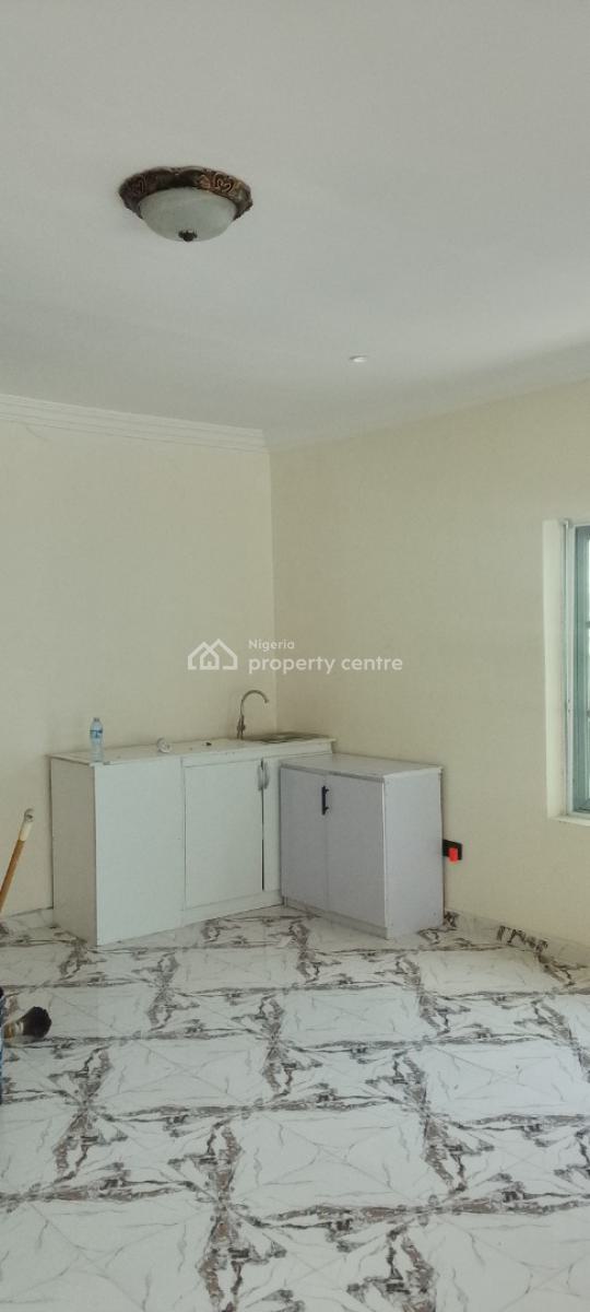 a Spacious Master Bedroom Studio Apartment, Chevron Drive Paradise 3 Estate Chevron, Lekki, Lagos, Self Contain (single Rooms) for Rent