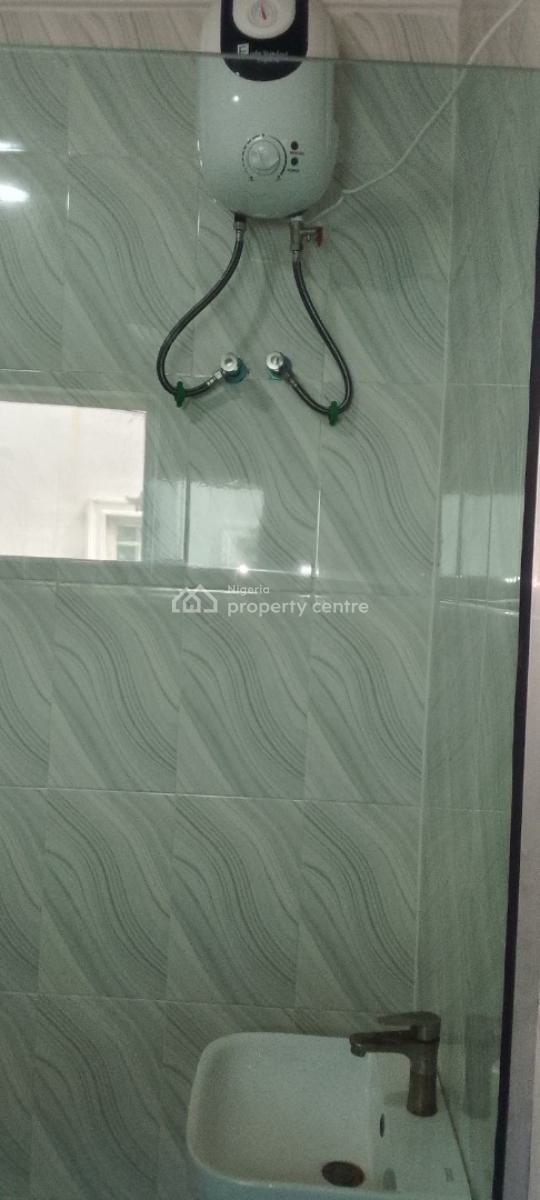 a Spacious Master Bedroom Studio Apartment, Chevron Drive Paradise 3 Estate Chevron, Lekki, Lagos, Self Contain (single Rooms) for Rent