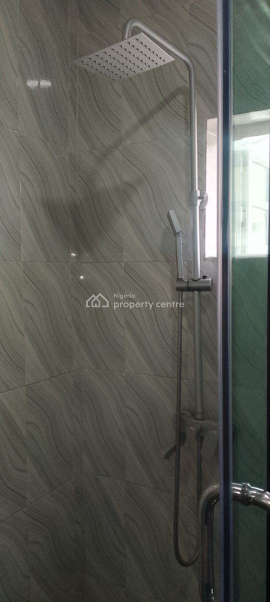 a Spacious Master Bedroom Studio Apartment, Chevron Drive Paradise 3 Estate Chevron, Lekki, Lagos, Self Contain (single Rooms) for Rent