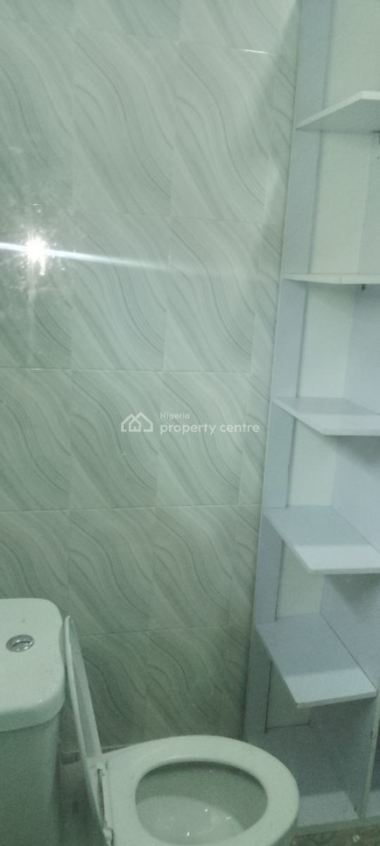 a Spacious Master Bedroom Studio Apartment, Chevron Drive Paradise 3 Estate Chevron, Lekki, Lagos, Self Contain (single Rooms) for Rent