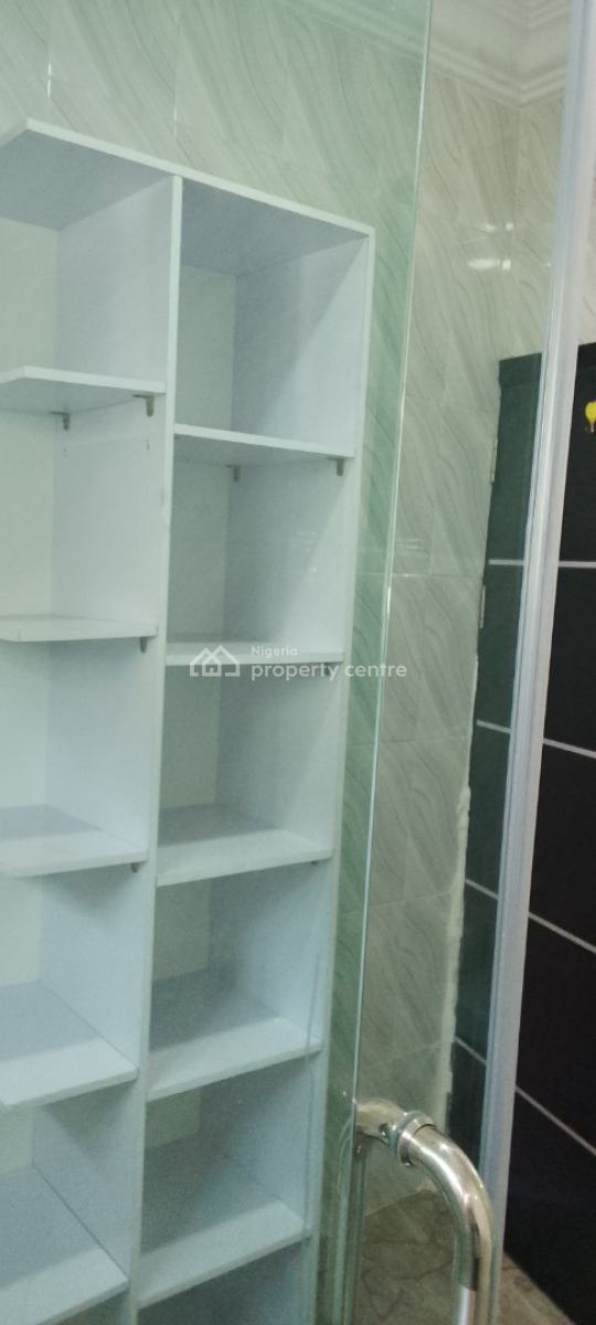 a Spacious Master Bedroom Studio Apartment, Chevron Drive Paradise 3 Estate Chevron, Lekki, Lagos, Self Contain (single Rooms) for Rent