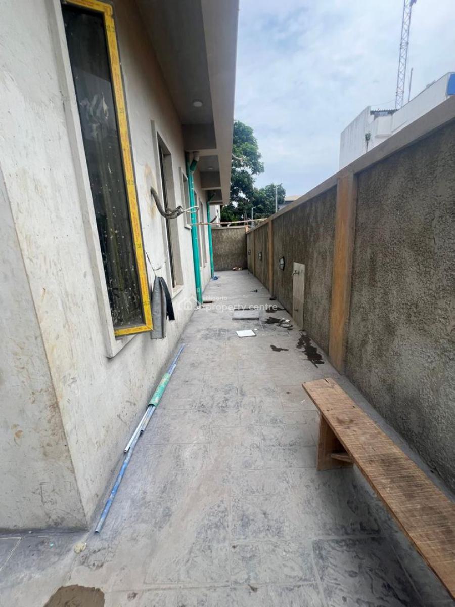 Eye Catchy 3 Bedroom Apartment in a Top Notch Location, Yaba, Lagos, Flat / Apartment for Sale