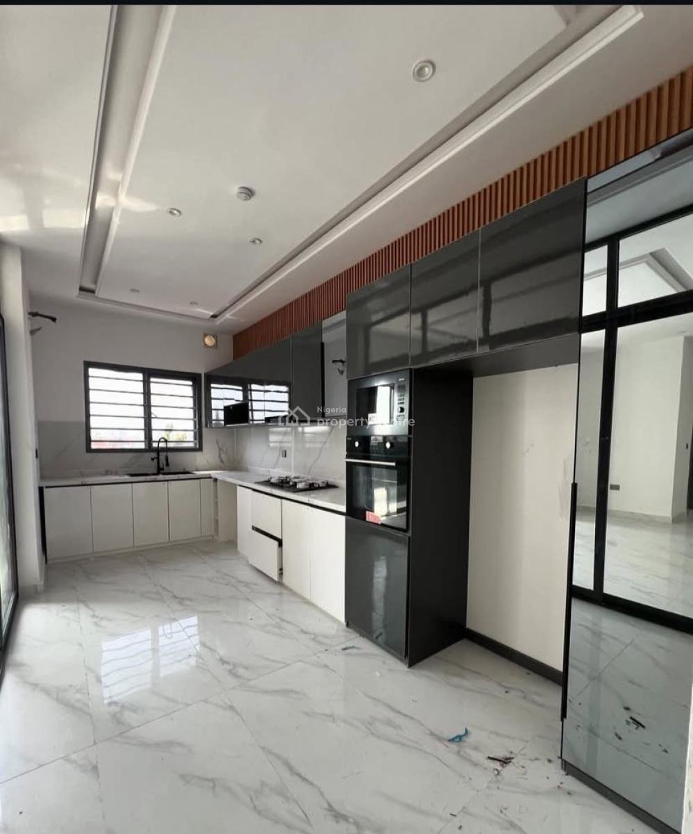 3 Bedroom Apartment with Bq, Elevator & Pool, Lekki Phase 1, Lekki, Lagos, Flat / Apartment for Rent