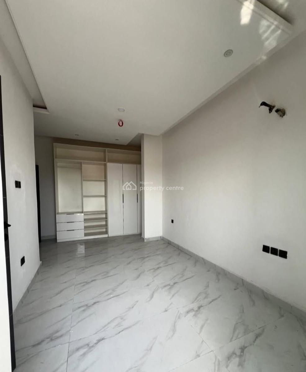 3 Bedroom Apartment with Bq, Elevator & Pool, Lekki Phase 1, Lekki, Lagos, Flat / Apartment for Rent