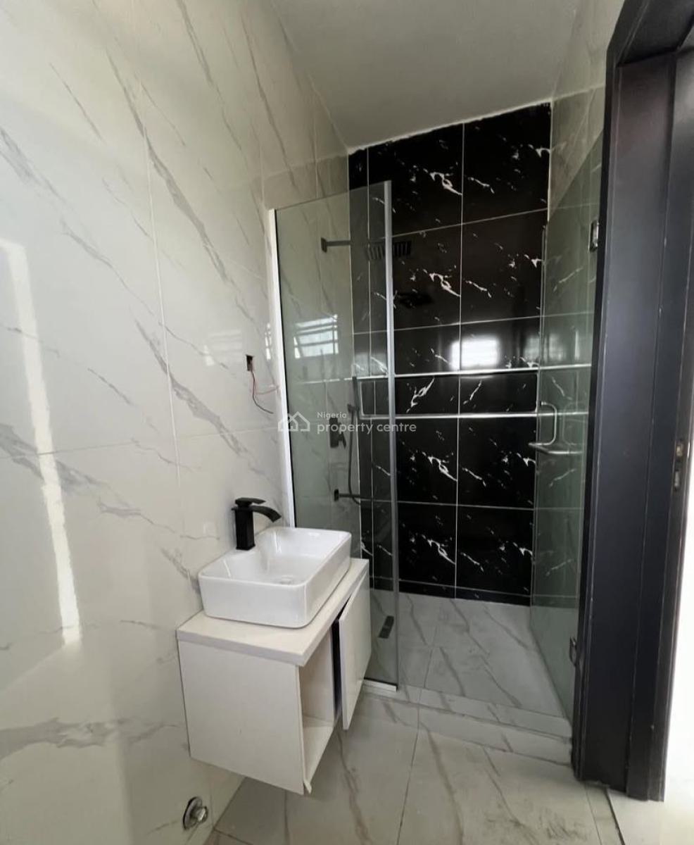 3 Bedroom Apartment with Bq, Elevator & Pool, Lekki Phase 1, Lekki, Lagos, Flat / Apartment for Rent