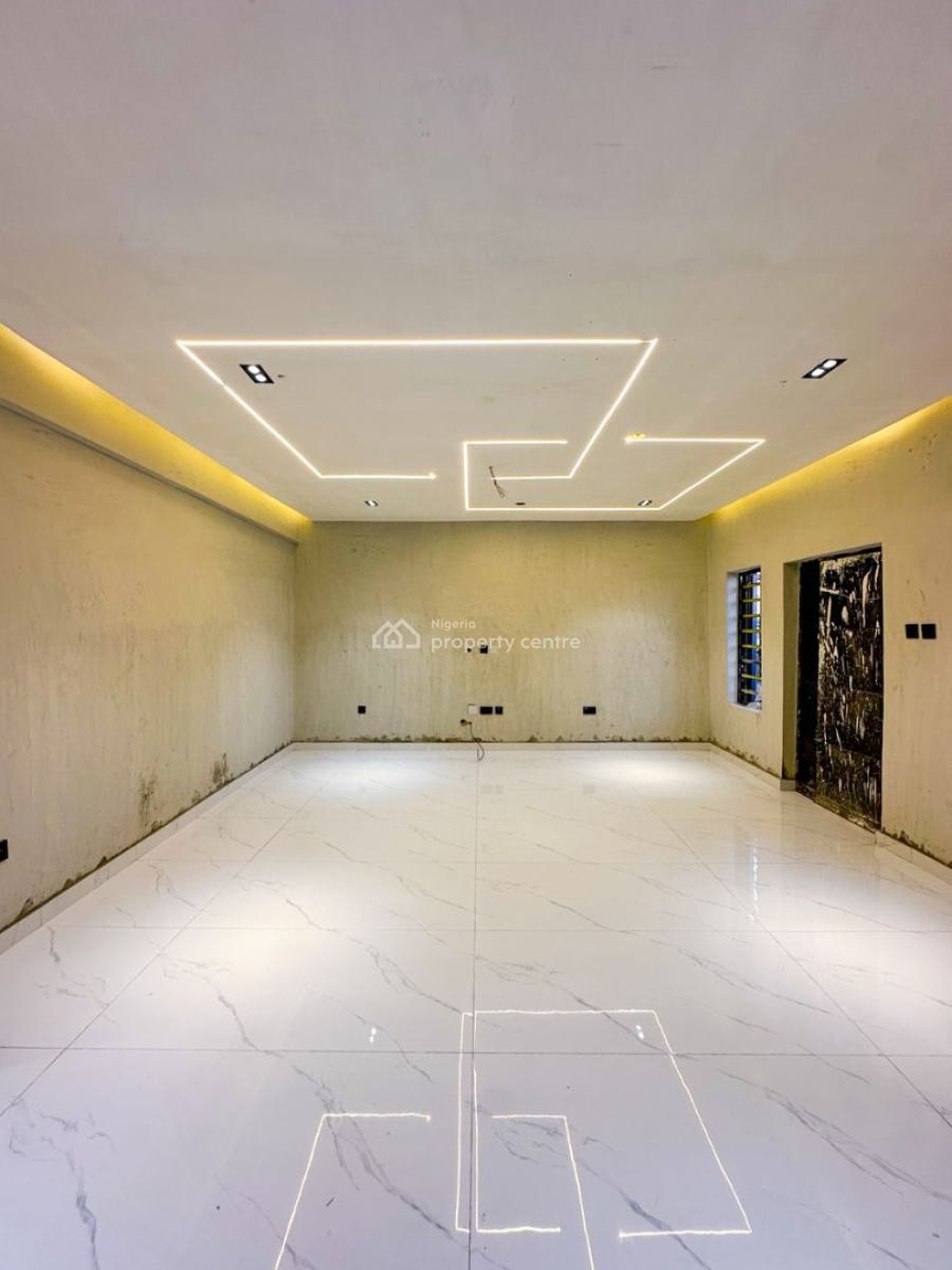 Exquisite 3 Bedroom Apartment + Bq, Yaba, Lagos, Flat / Apartment for Sale
