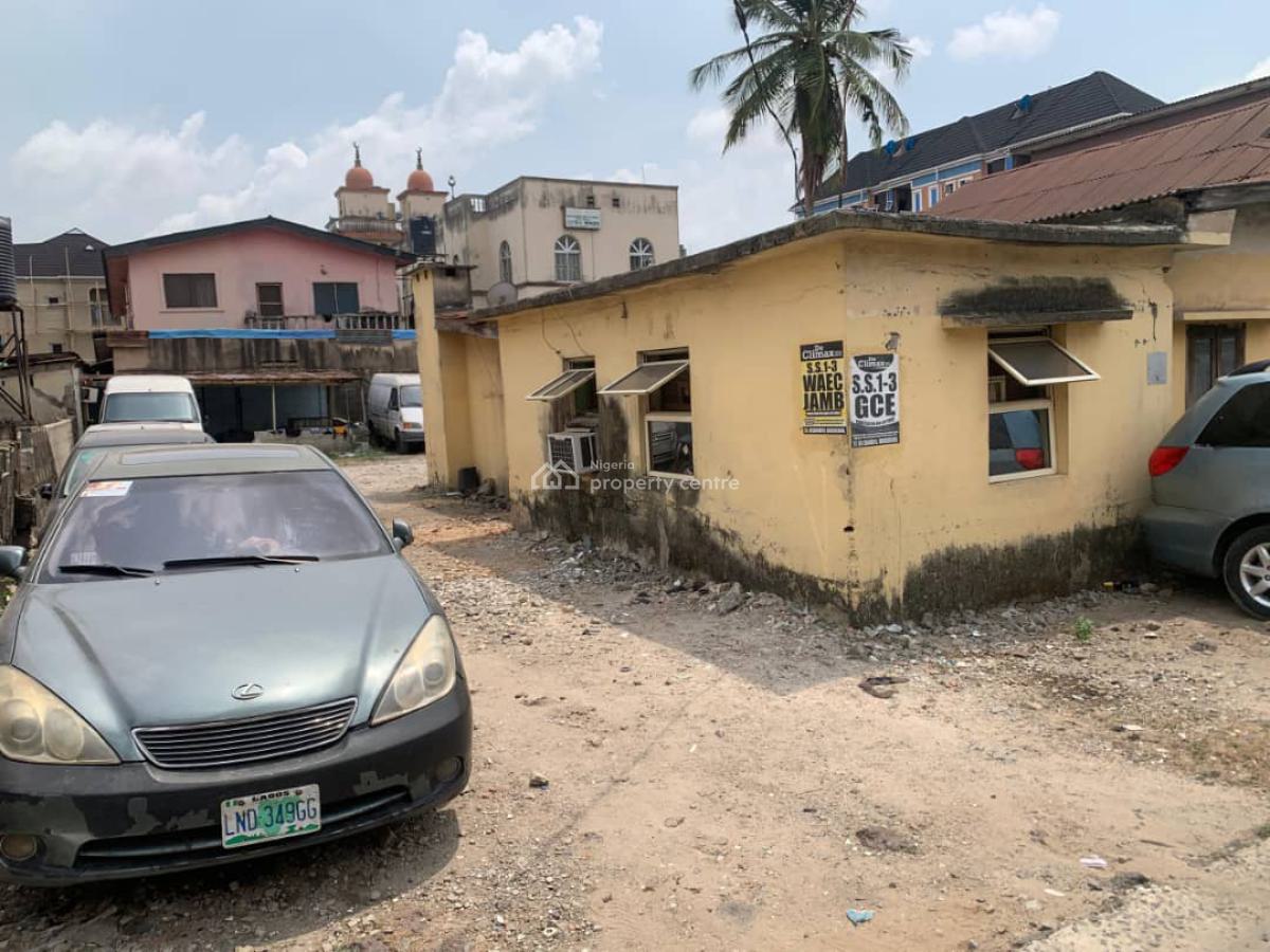Demolishable Bungalow Sitting on 700sqm of Land, Off Randle Avenue, Surulere, Lagos, Land for Sale
