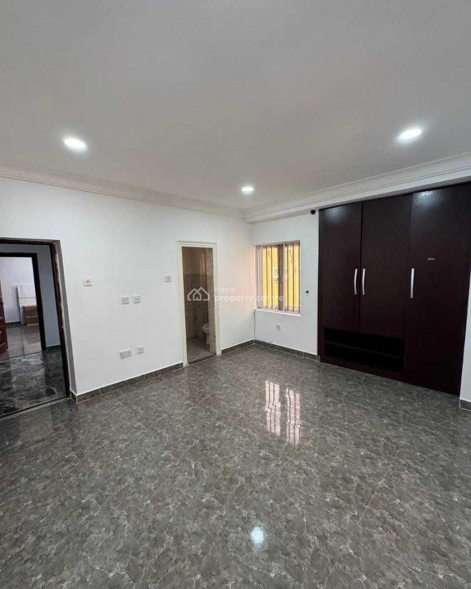 Serviced Three 3 Bedroom Apartment with Bq, Off Admiralty Way, Lekki Phase 1, Lekki, Lagos, Flat / Apartment for Rent