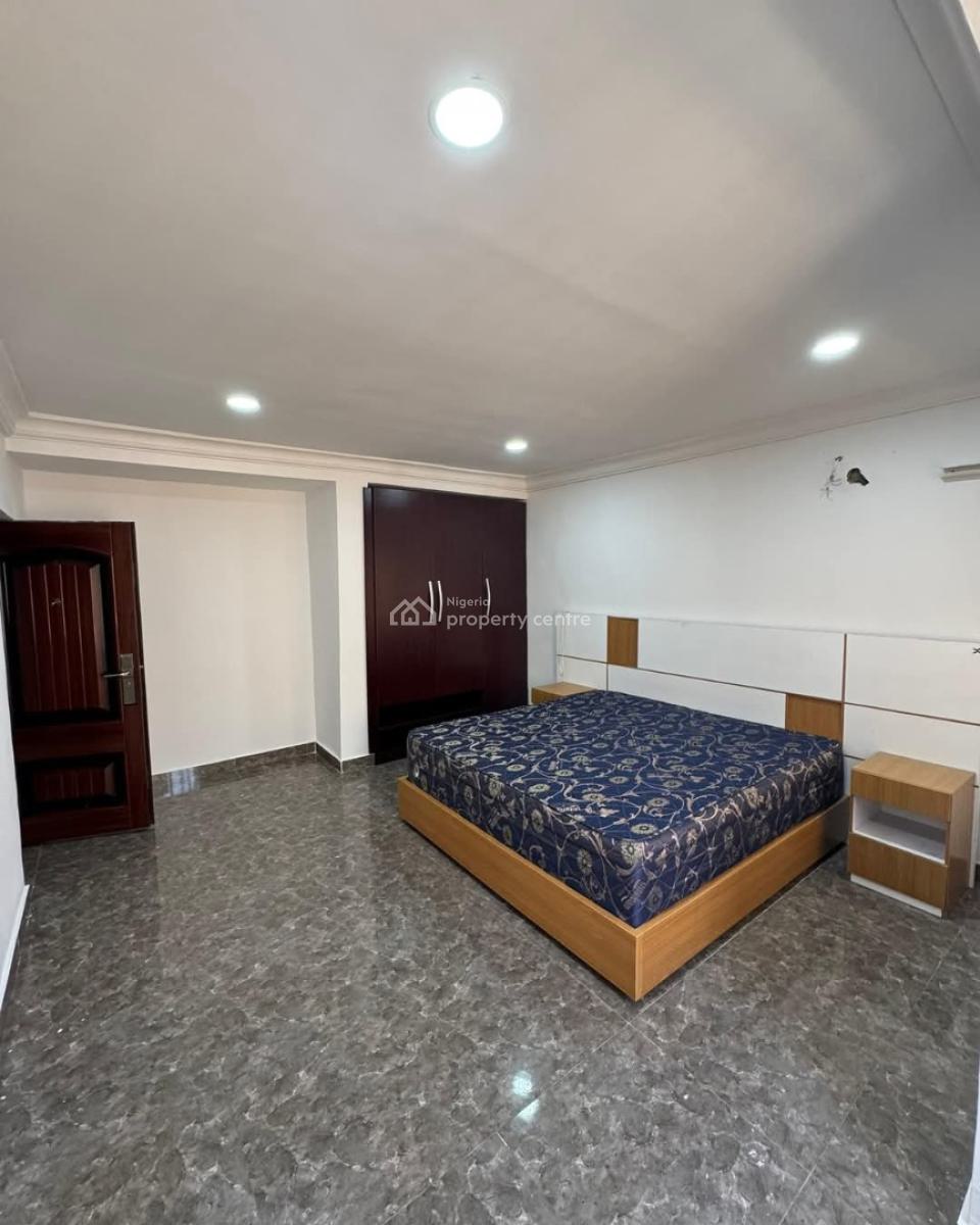 Serviced Three 3 Bedroom Apartment with Bq, Off Admiralty Way, Lekki Phase 1, Lekki, Lagos, Flat / Apartment for Rent