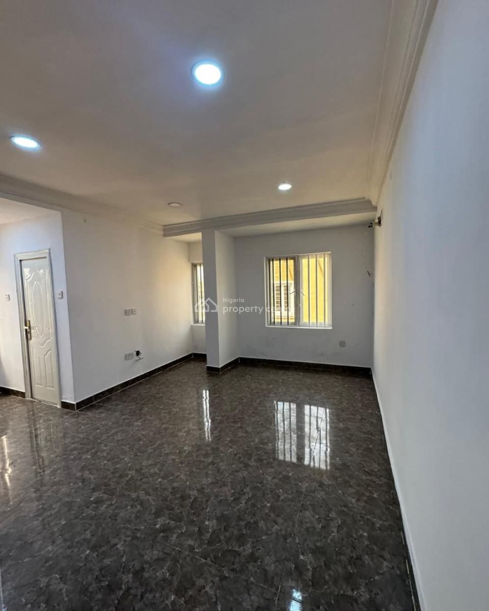 Serviced Three 3 Bedroom Apartment with Bq, Off Admiralty Way, Lekki Phase 1, Lekki, Lagos, Flat / Apartment for Rent